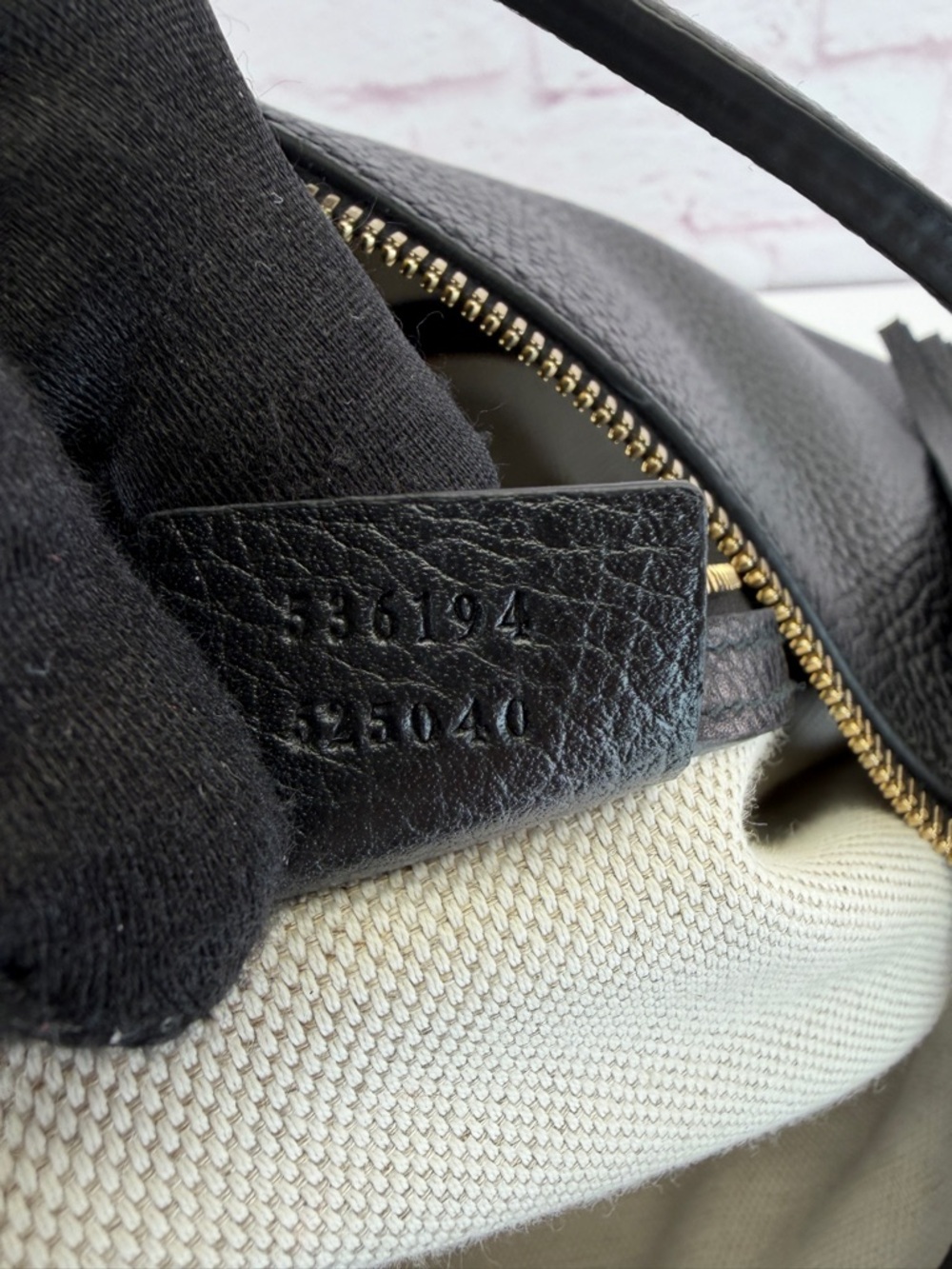 Gucci Pebbled Calfskin Large Soho Hobo Black - Picture 13 of 16